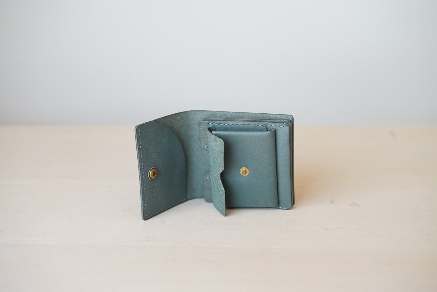 layer(うす型二つ折り財布)