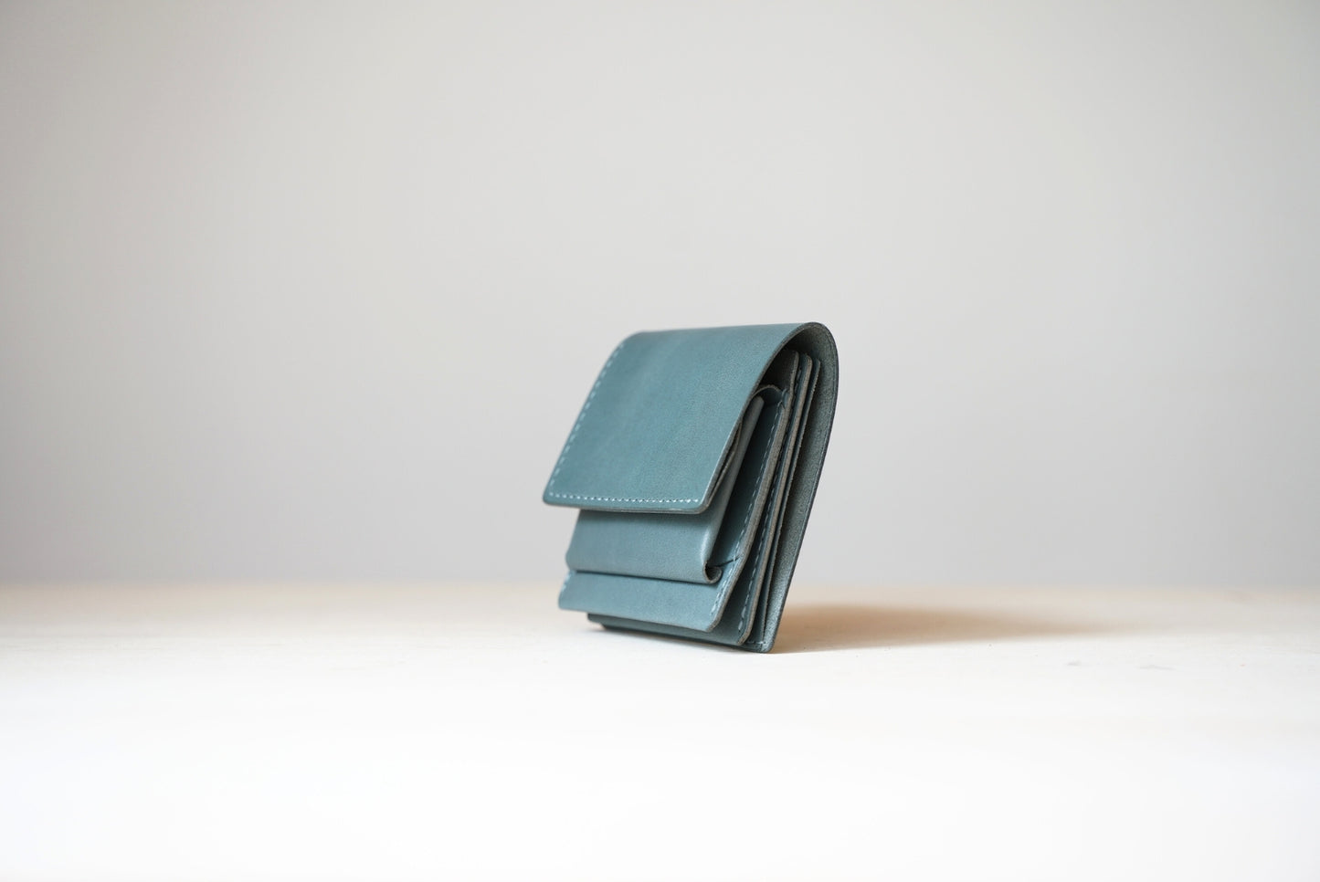 layer(うす型二つ折り財布)