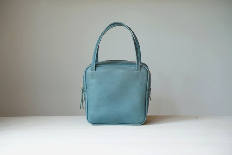 気持ち逆台形のミニトートバッグ