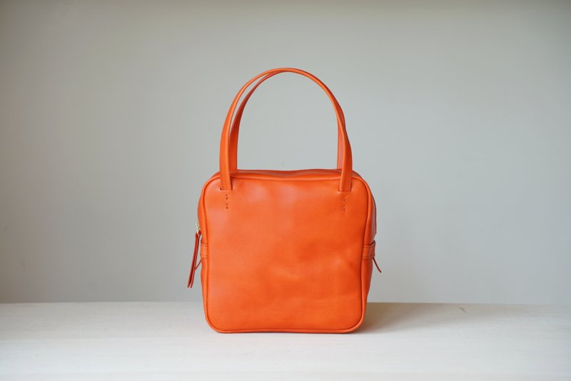 気持ち逆台形のミニトートバッグ