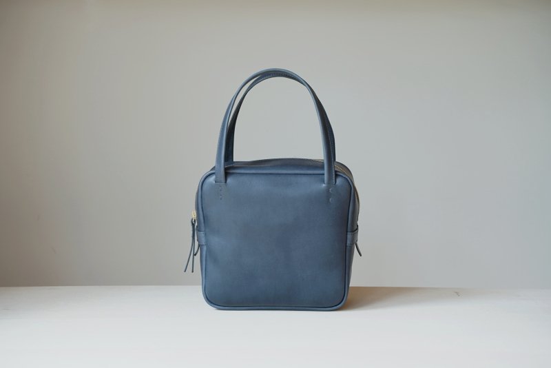 気持ち逆台形のミニトートバッグ