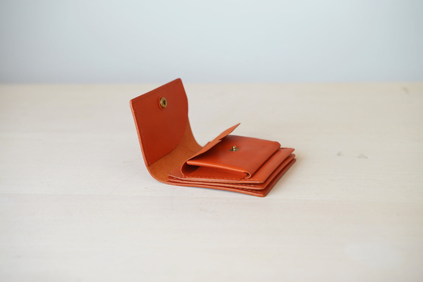 layer(うす型二つ折り財布)