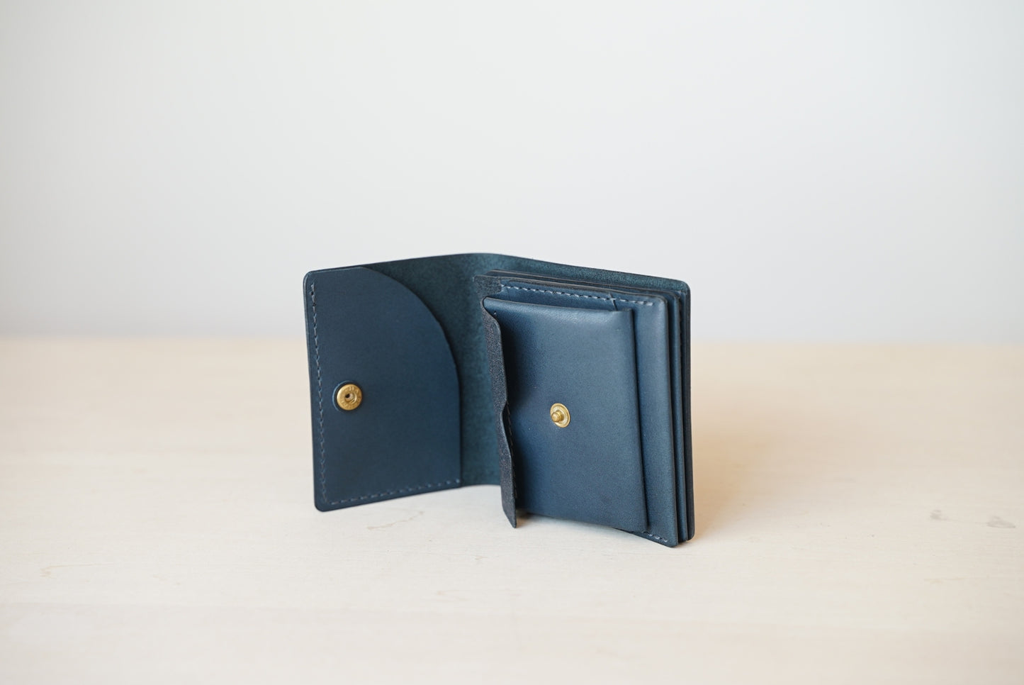 layer(うす型二つ折り財布)