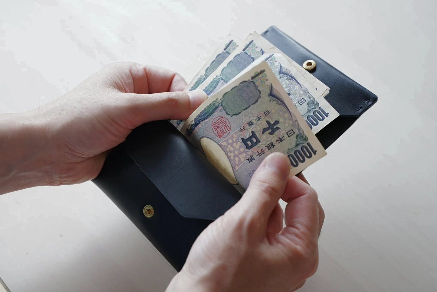 タテに仕舞う二つ折り財布|よかばいvol.1