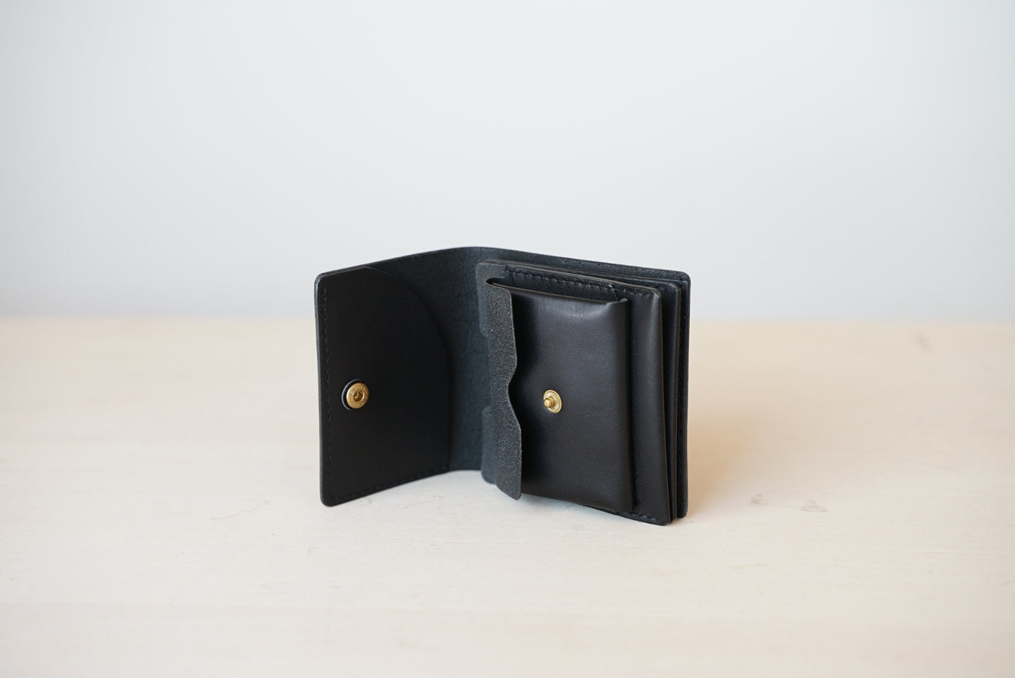 layer(うす型二つ折り財布)