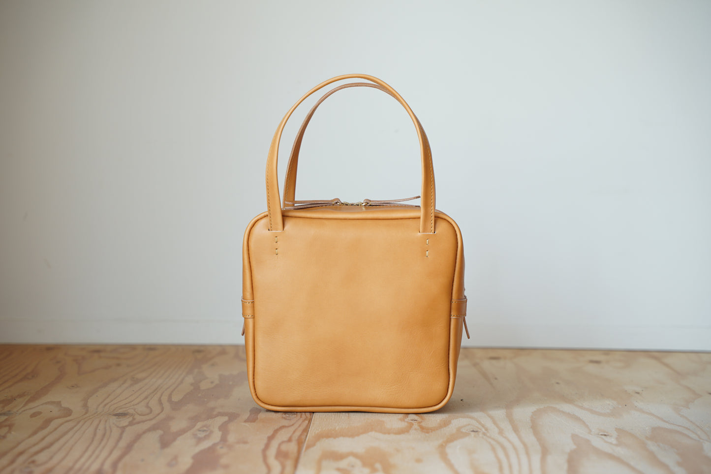 気持ち逆台形のミニトートバッグ