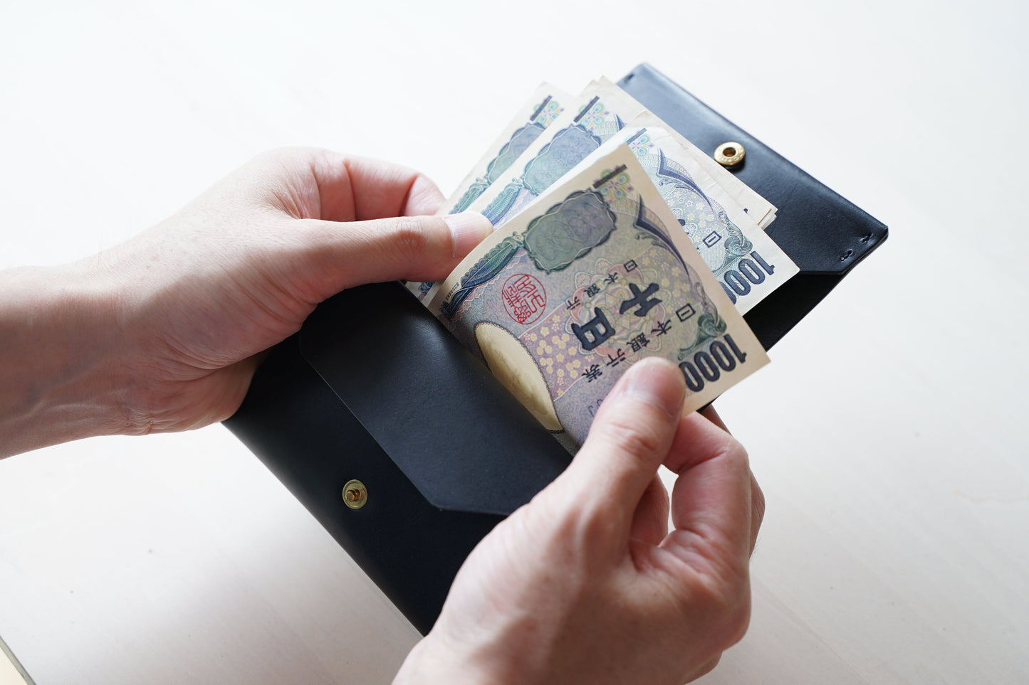 タテに仕舞う二つ折り財布|よかばいvol.1