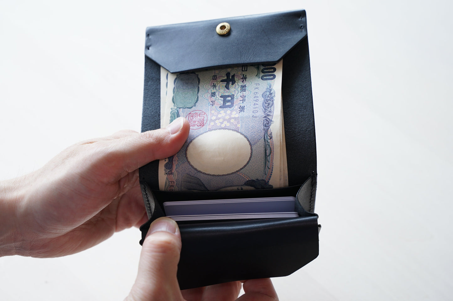 タテに仕舞う二つ折り財布|よかばいvol.1