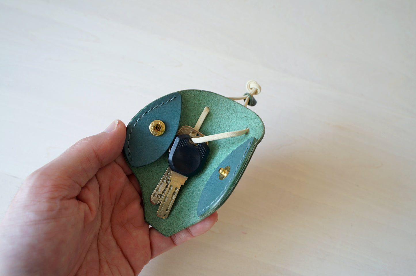 Warbler (key case)
