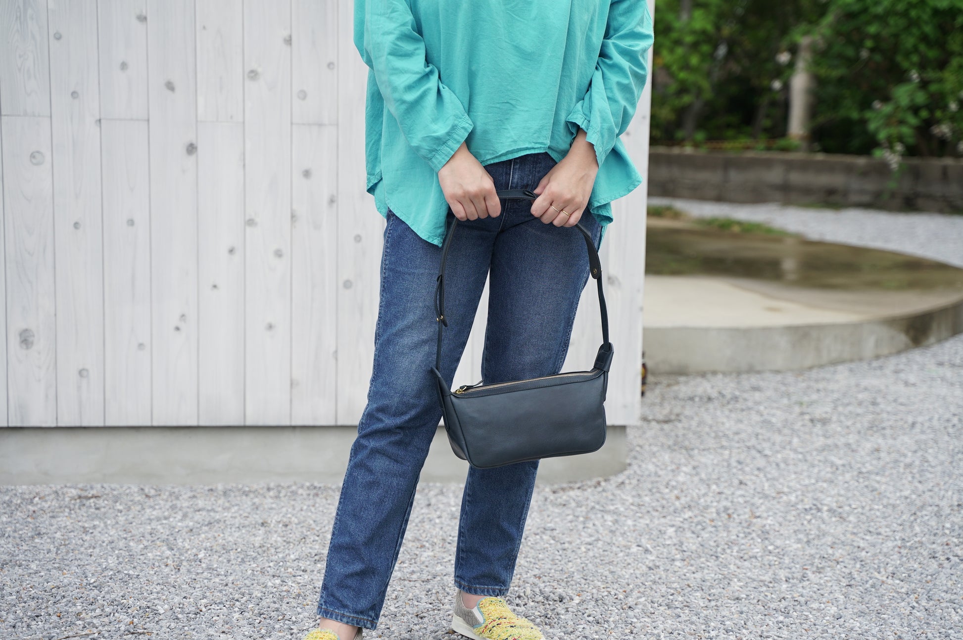 レザーショルダーバッグ持ち手