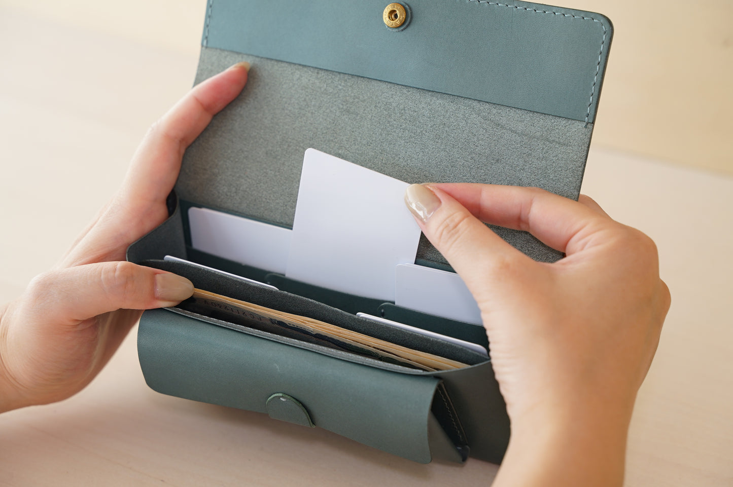 Thin long wallet