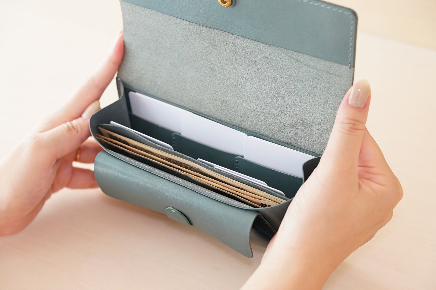 Thin long wallet