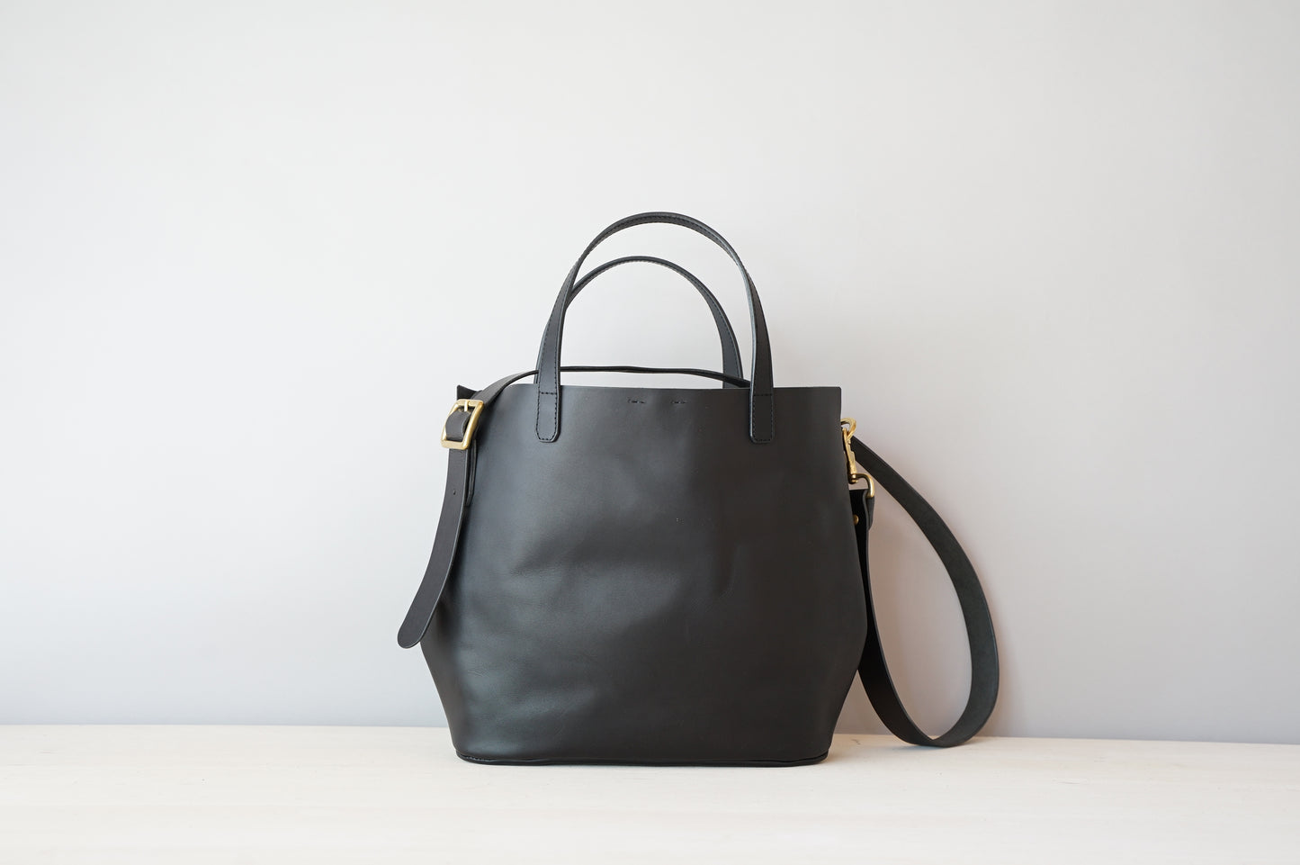 Drawing 2way トートバッグ 黒 Sサイズ 正面