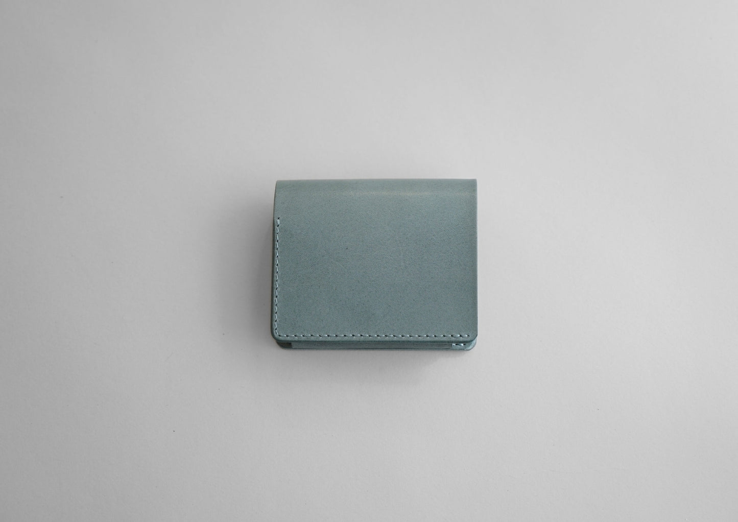 layer (thin bi-fold wallet)