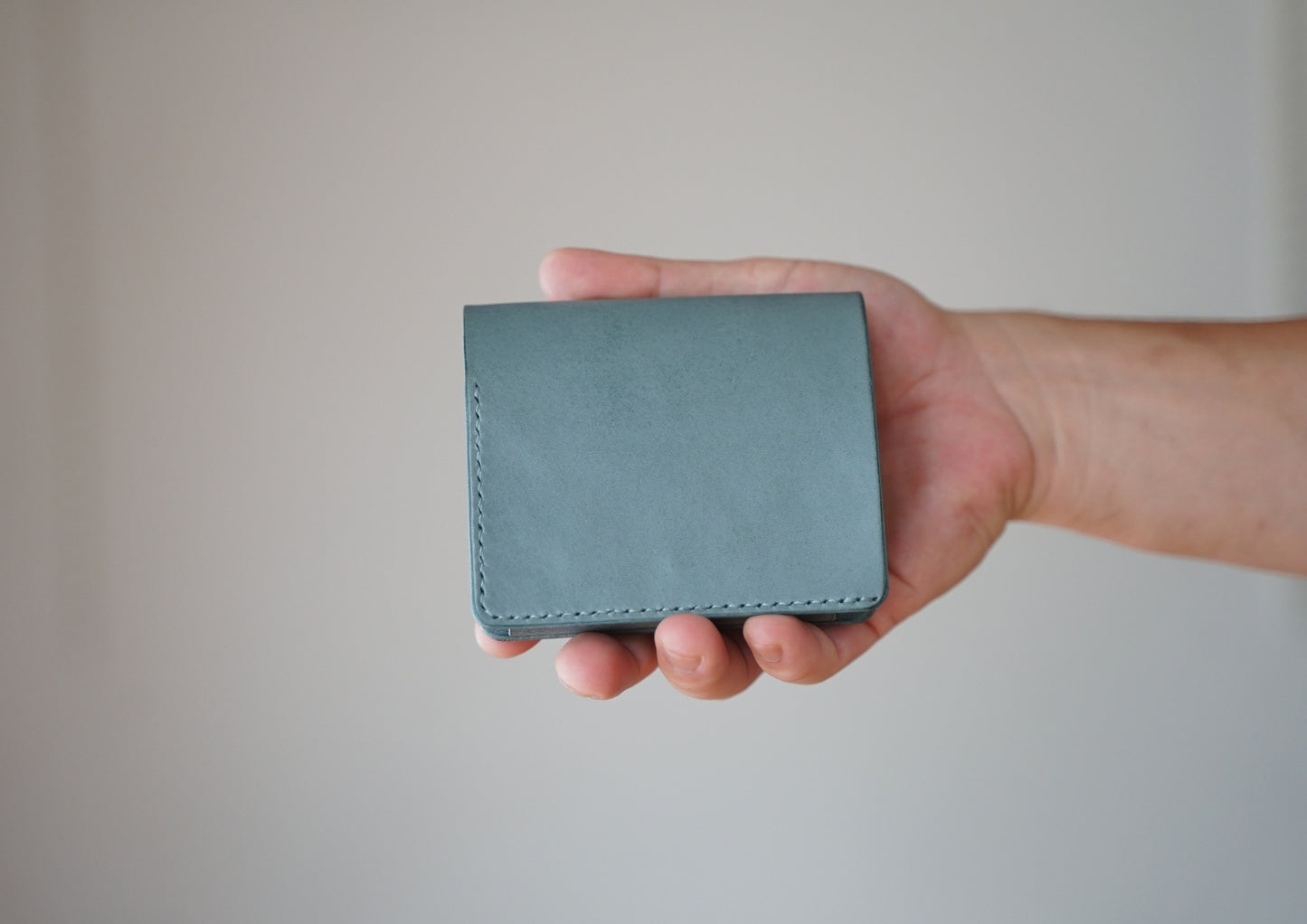 fin(うす型二つ折り財布)