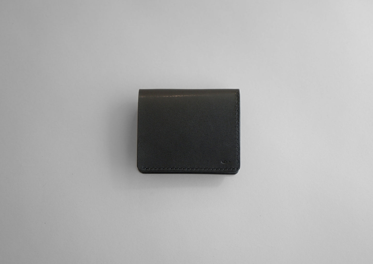 layer (thin bi-fold wallet)