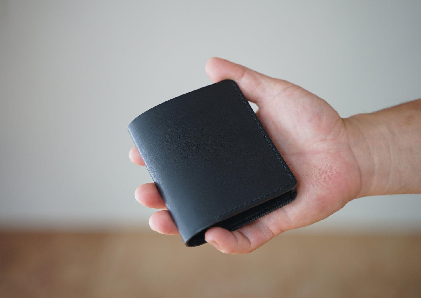 fin(うす型二つ折り財布)