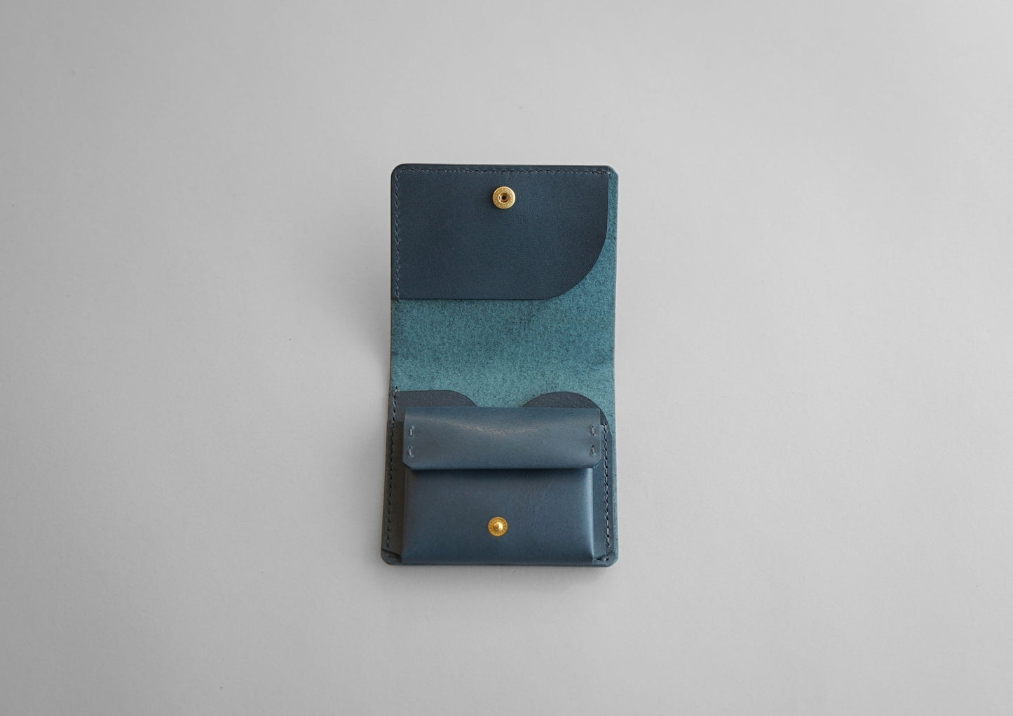 layer (thin bi-fold wallet)
