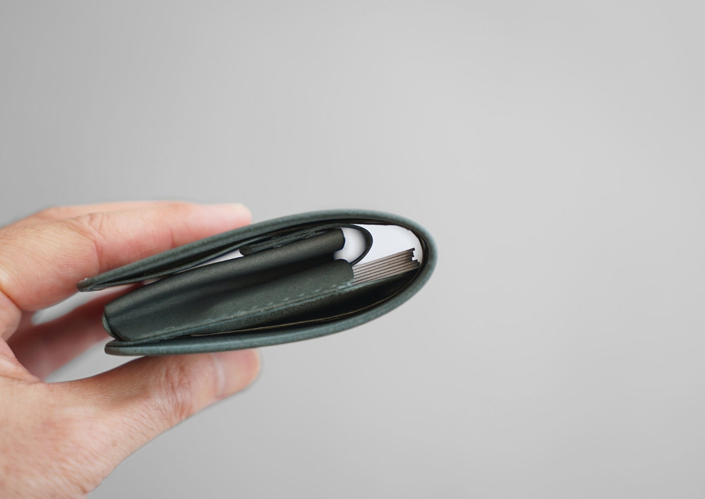 fin(うす型二つ折り財布)