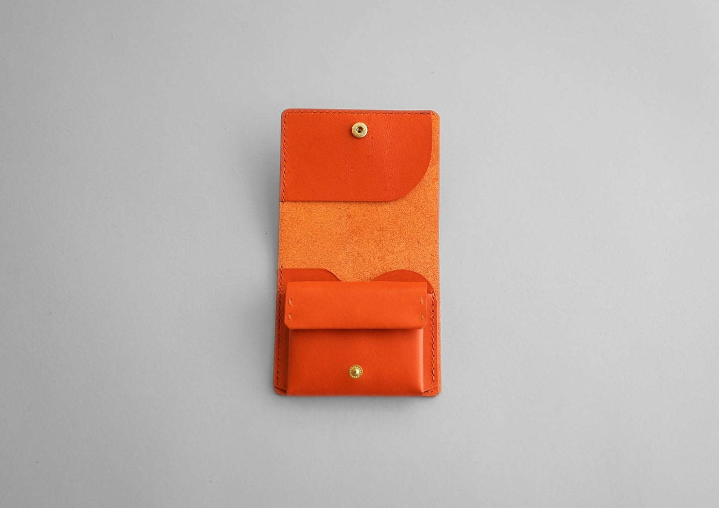 layer (thin bi-fold wallet)