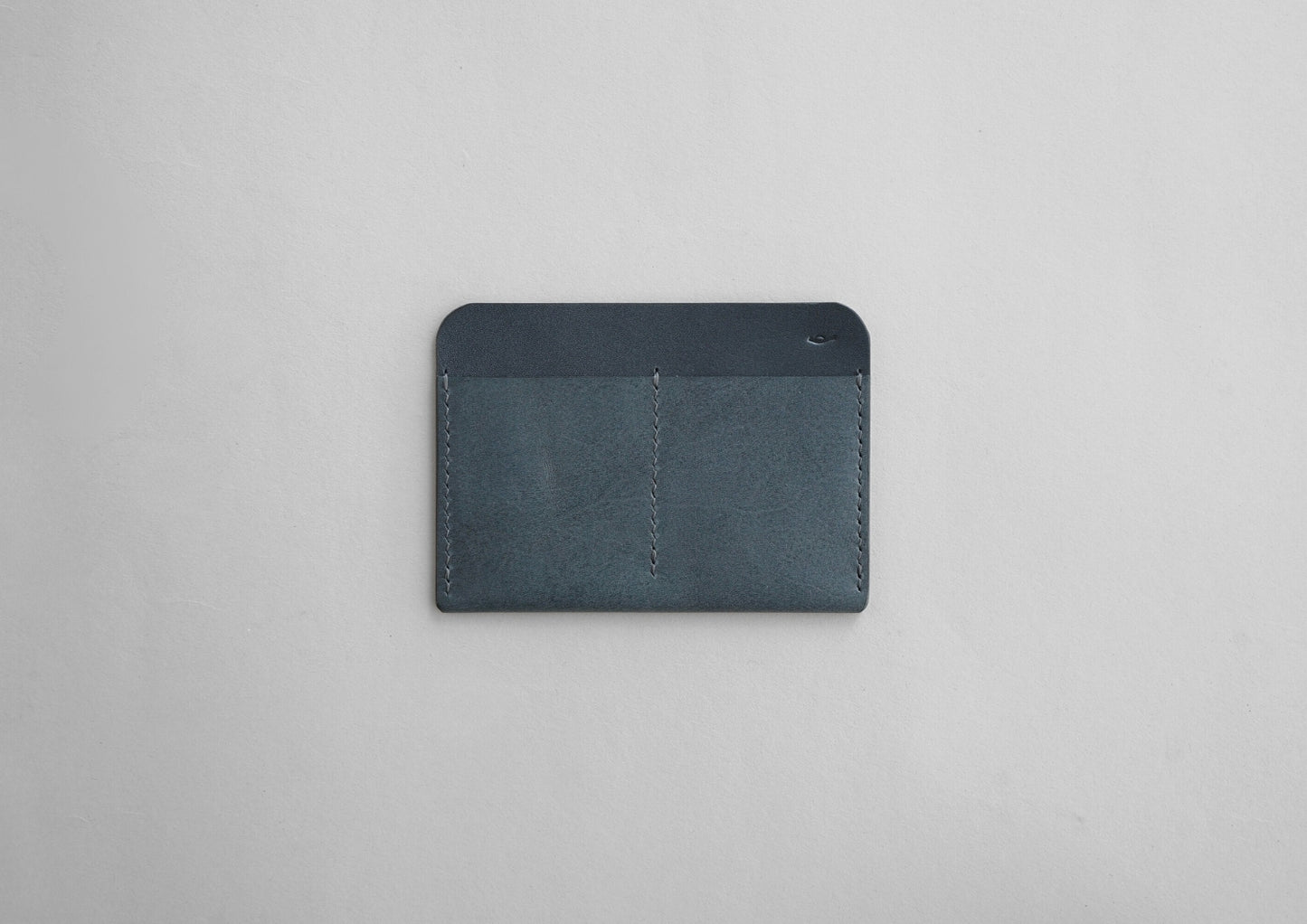 Overlap accessory case