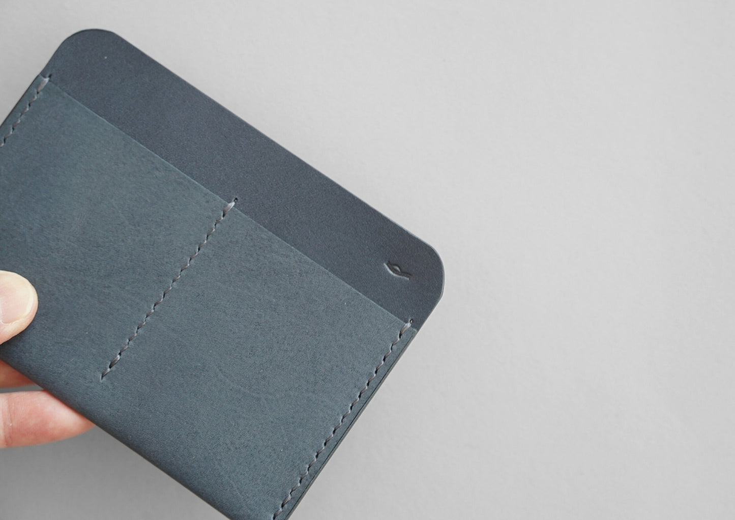 Overlap accessory case