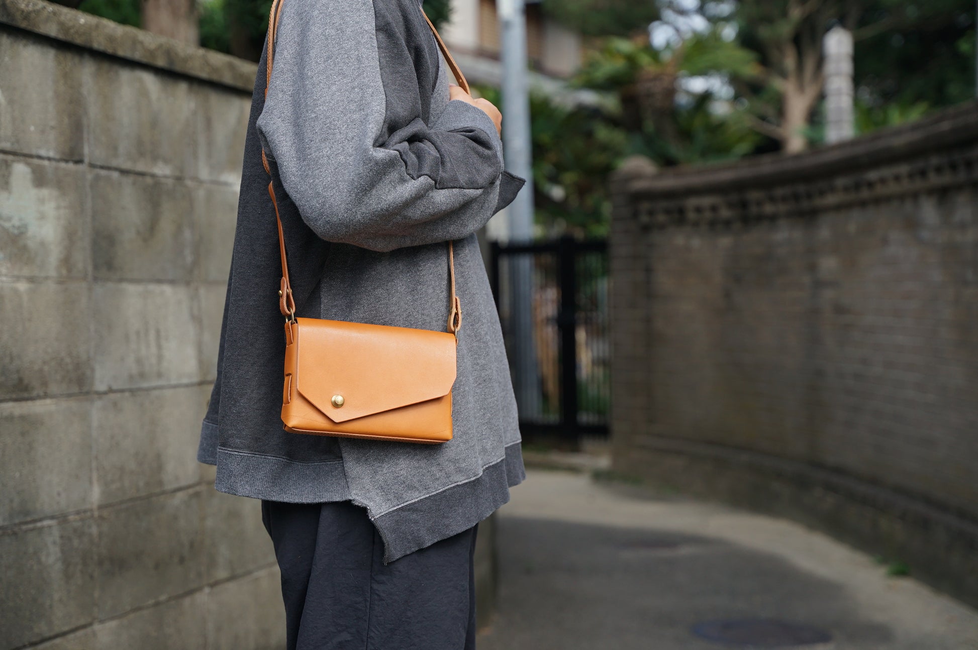 iris ショルダーバッグ ボディーバッグ ベージュ 使用例