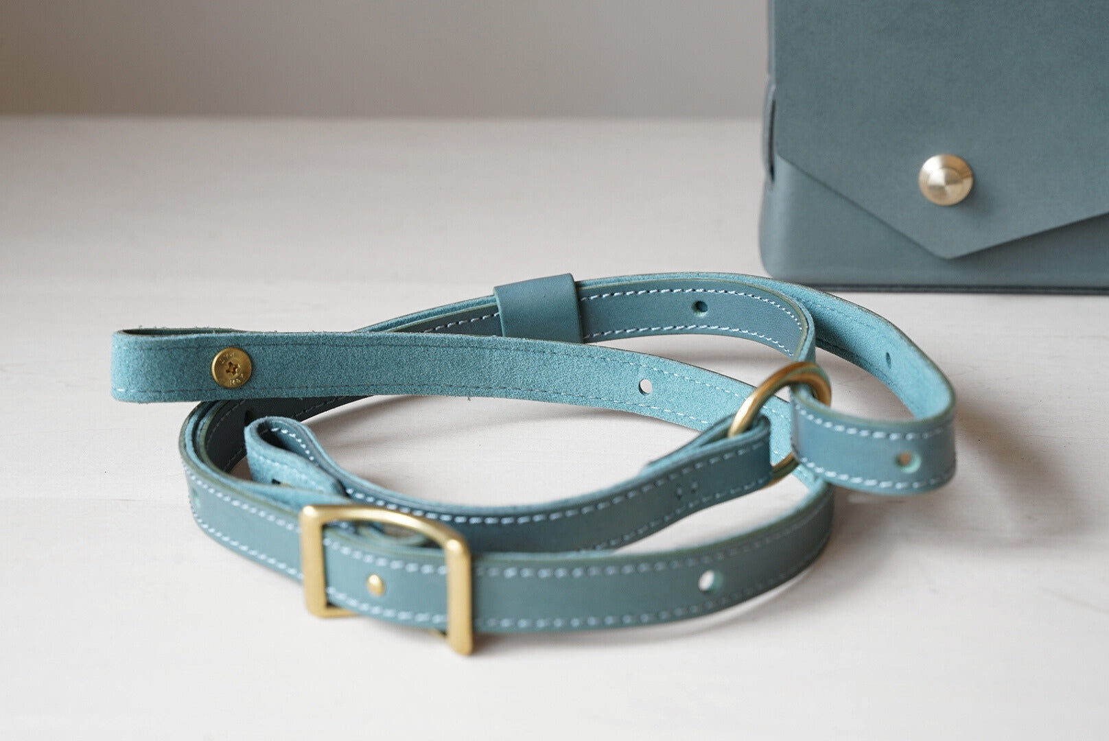 iris ショルダーバッグ ボディーバッグ ブルーグリーン ショルダーストラップ