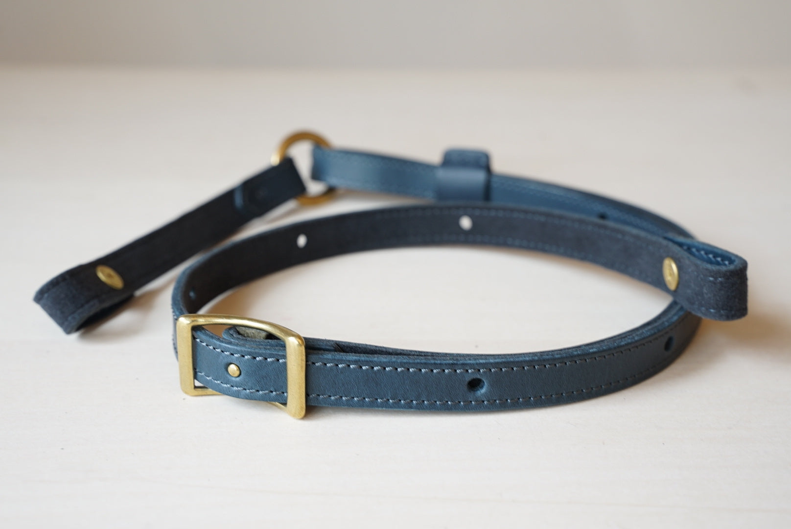 iris ショルダーバッグ ボディーバッグ ダークネイビー ショルダーストラップ