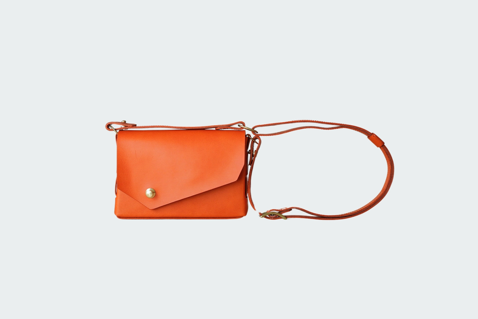 iris ショルダーバッグ ボディーバッグ 朱色 正面