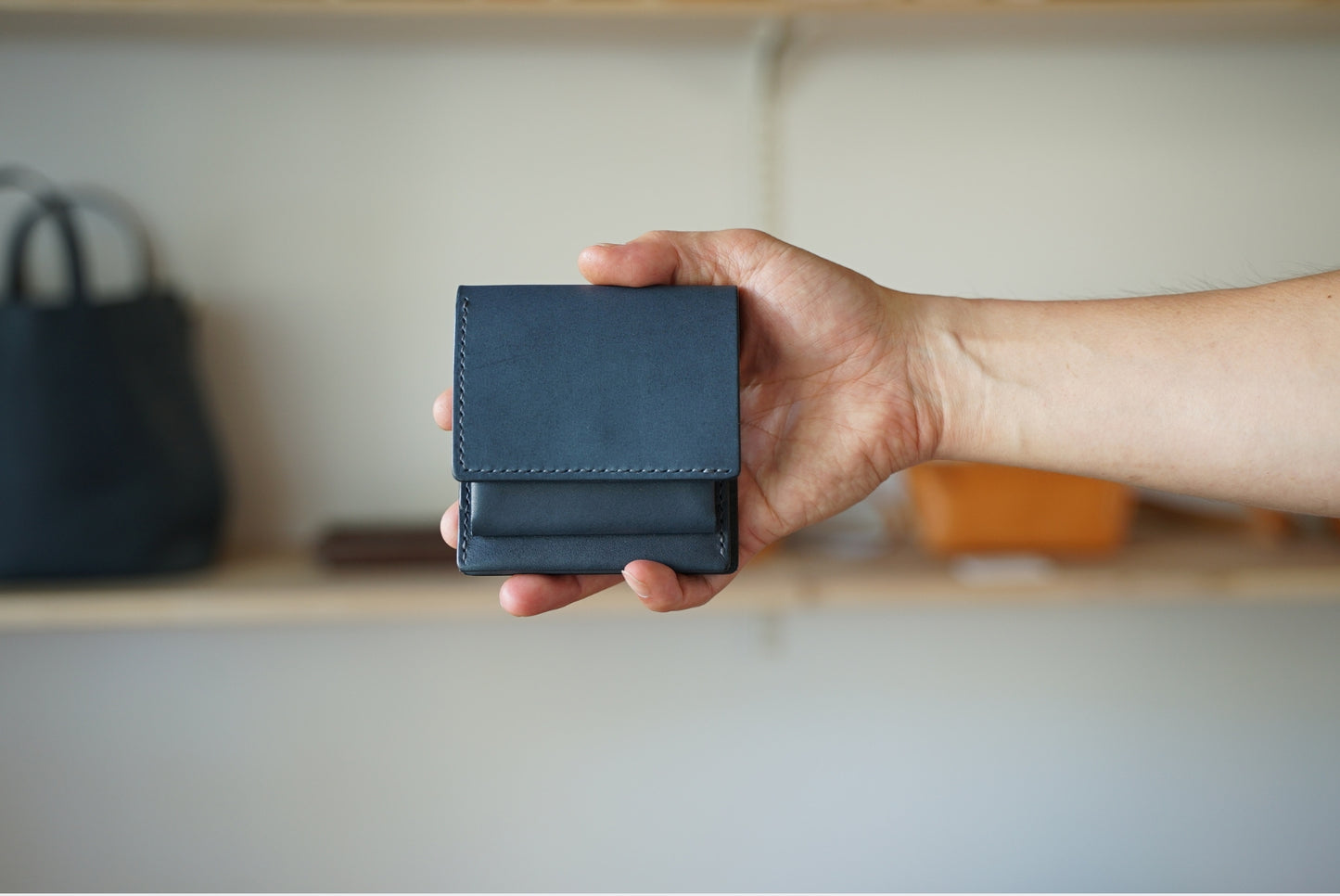 layer(うす型二つ折り財布)