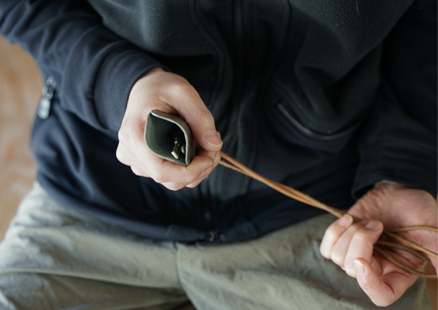 シボ黒:ベル型キーケース