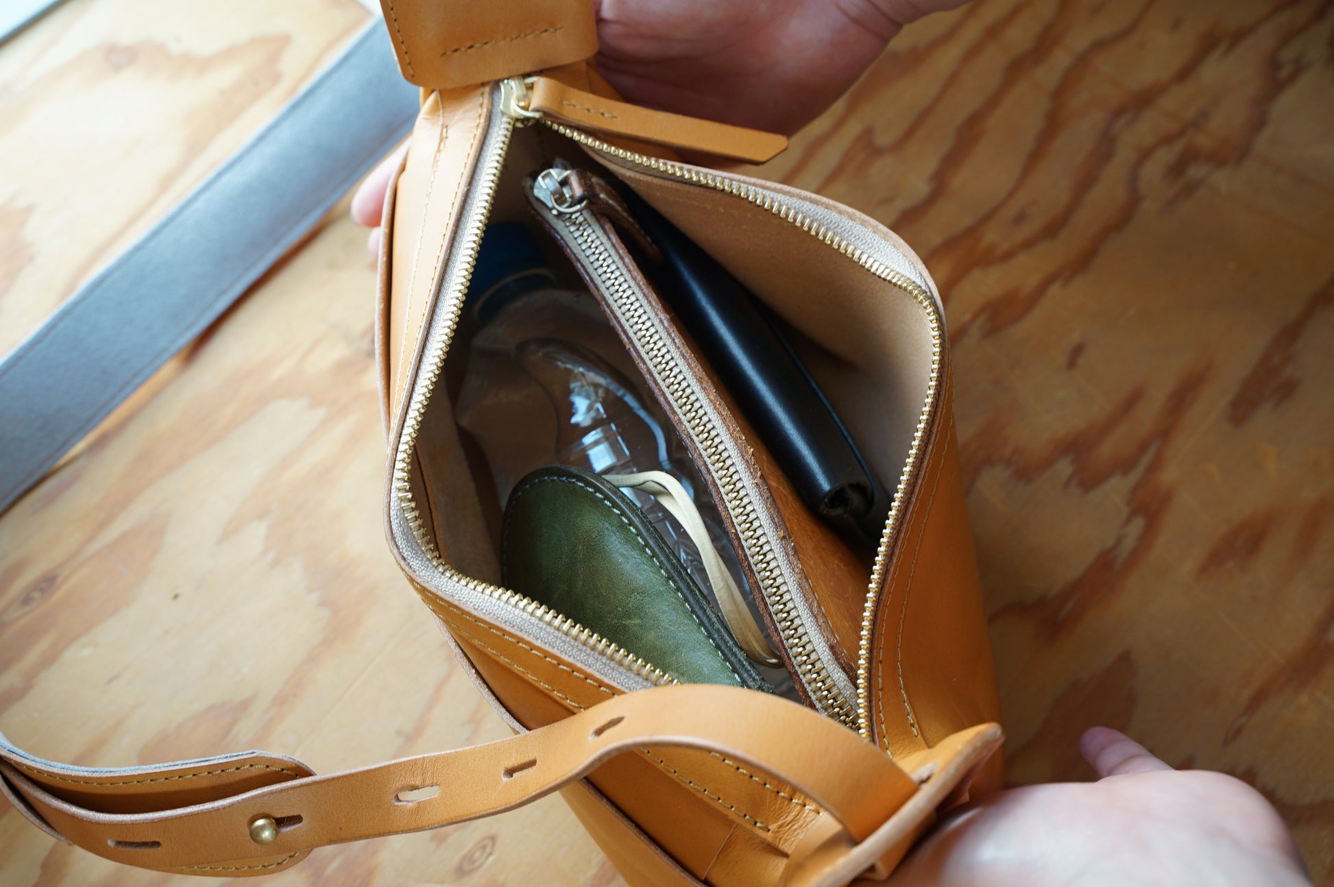 ship ショルダーバッグ ベージュ 収納例