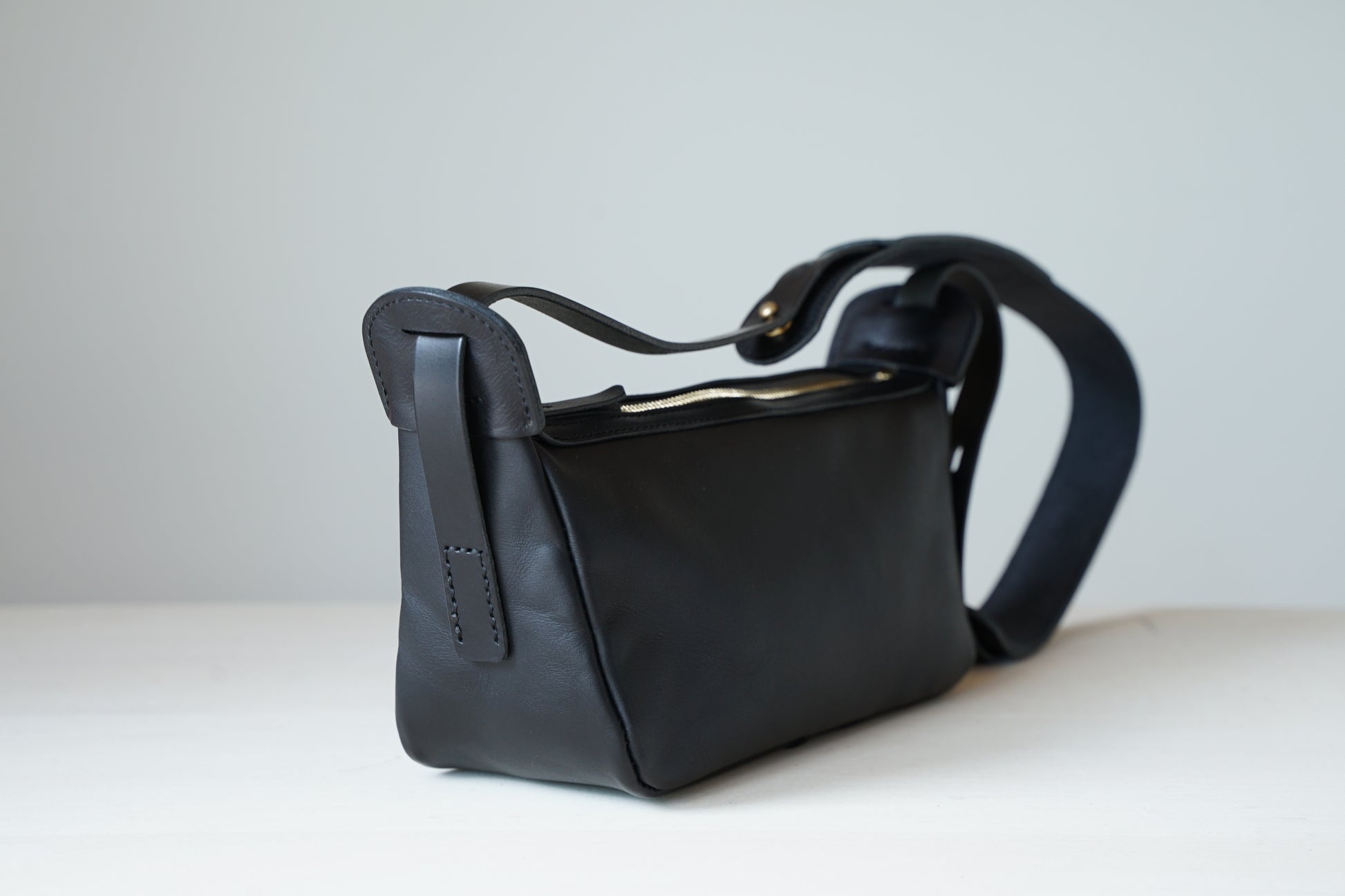 ship ショルダーバッグ 黒 側面