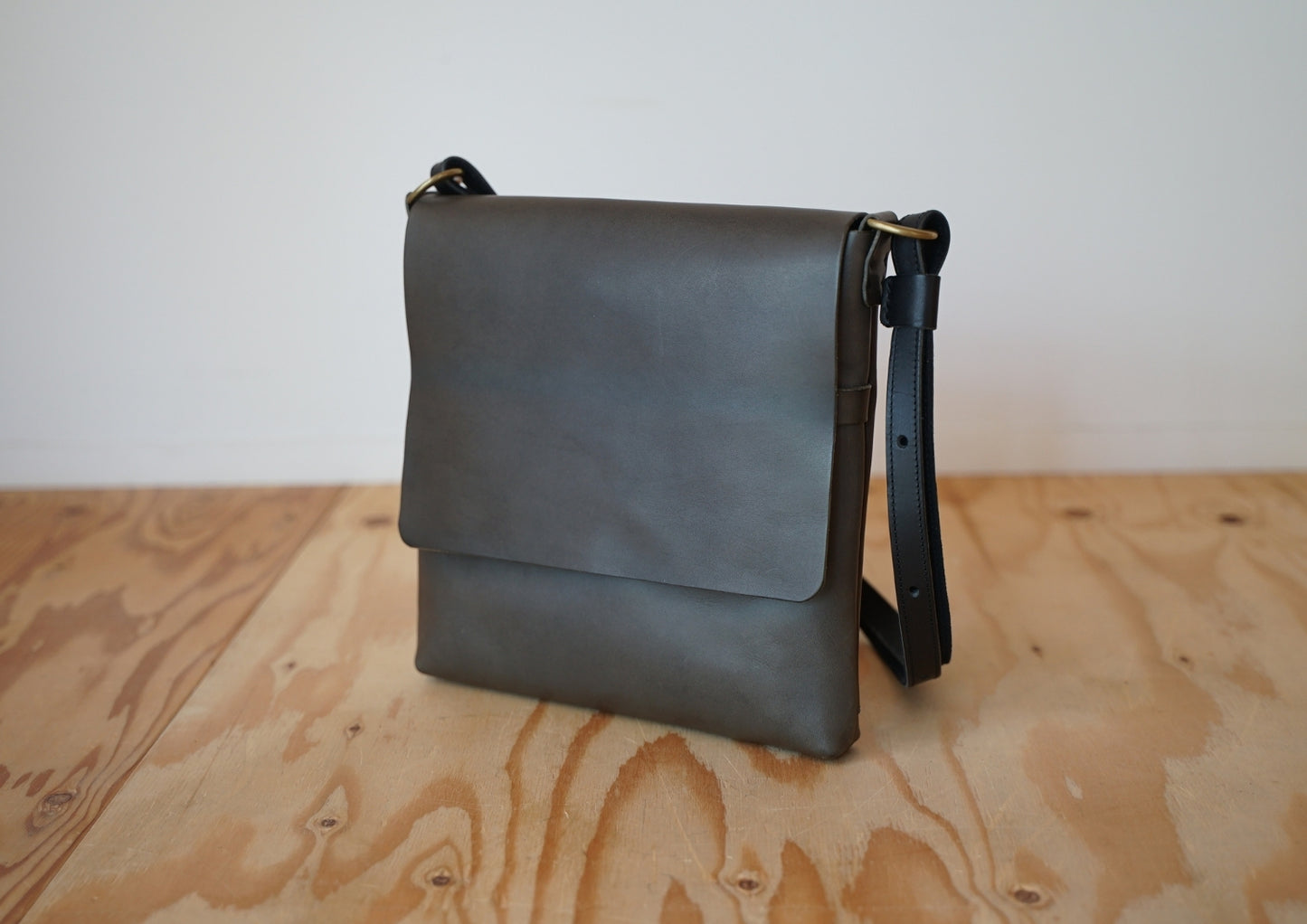 【サンプル品】ショルダーバッグ(M)