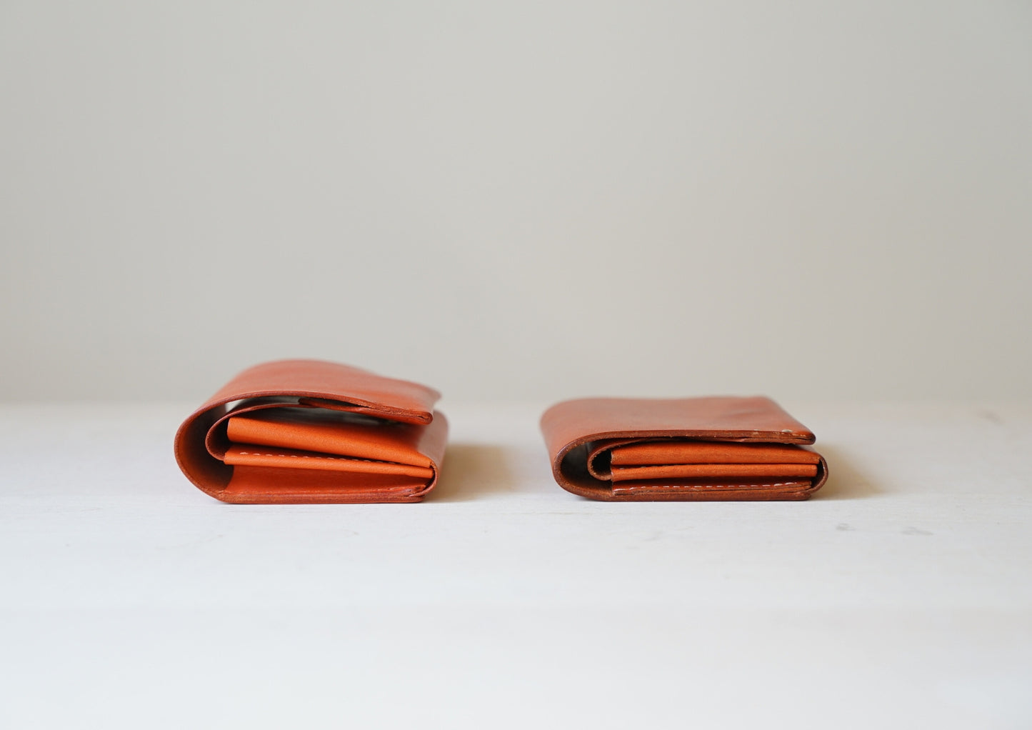 Bi-fold wallet that can be stored vertically 