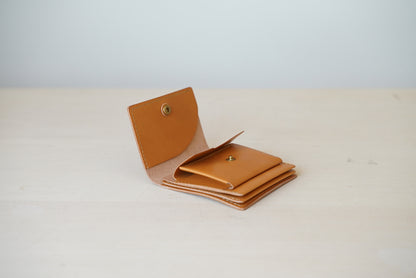 layer (thin bi-fold wallet)