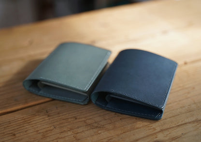 layer (thin bi-fold wallet)