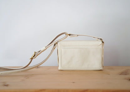 iris(ポシェット)｜シボ白