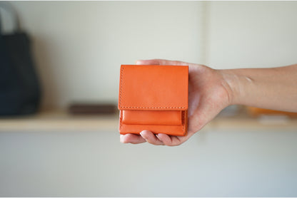 layer (thin bi-fold wallet)