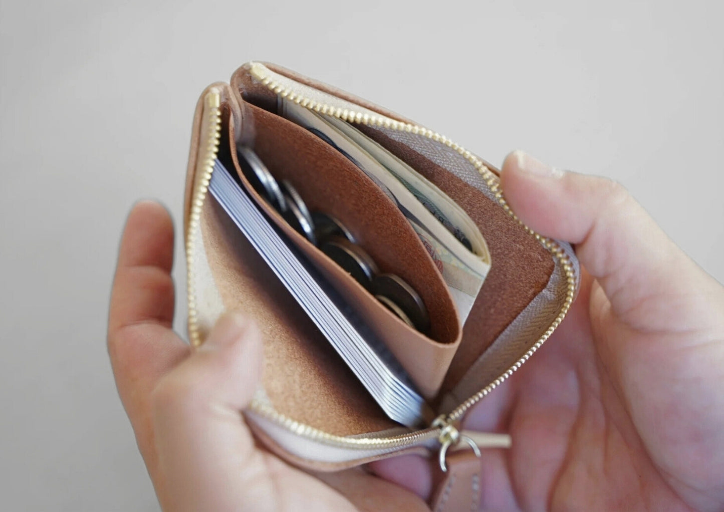 シボ黒：ミニジップウォレット