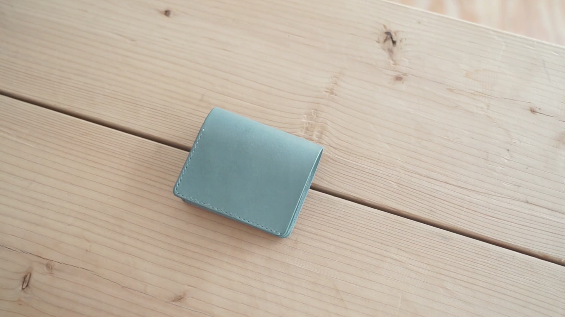 fin (うす型二つ折り財布) ブルーグリーン｜affordance革カバン革こもの