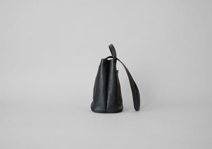 sail mini　コンパクトなレザーバッグ　国産本革　シボ革　ブラック　側面