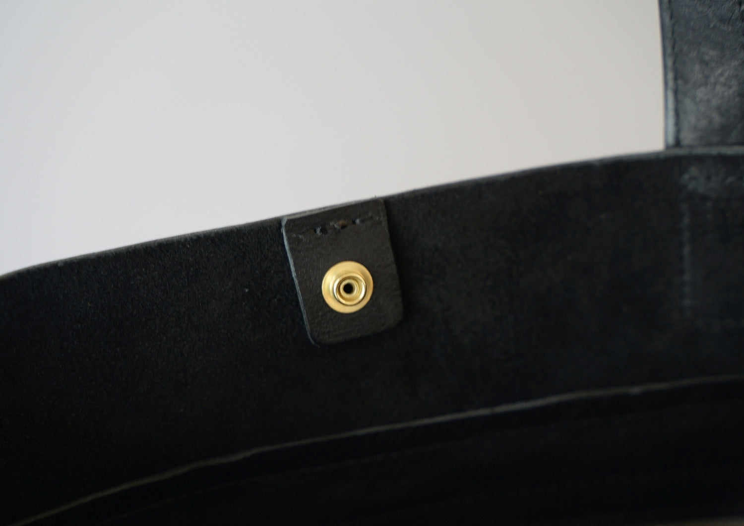 シボ黒　2wayトートバッグ　ボタン部分