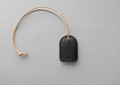 シボ黒：ベル型キーケース