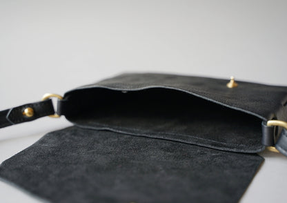 シボ黒：iris(ポシェット)