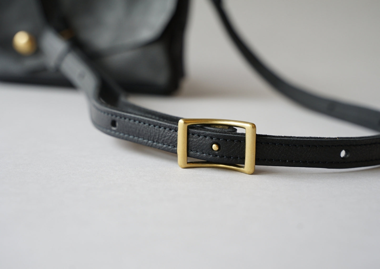 シボ黒：iris(ポシェット)