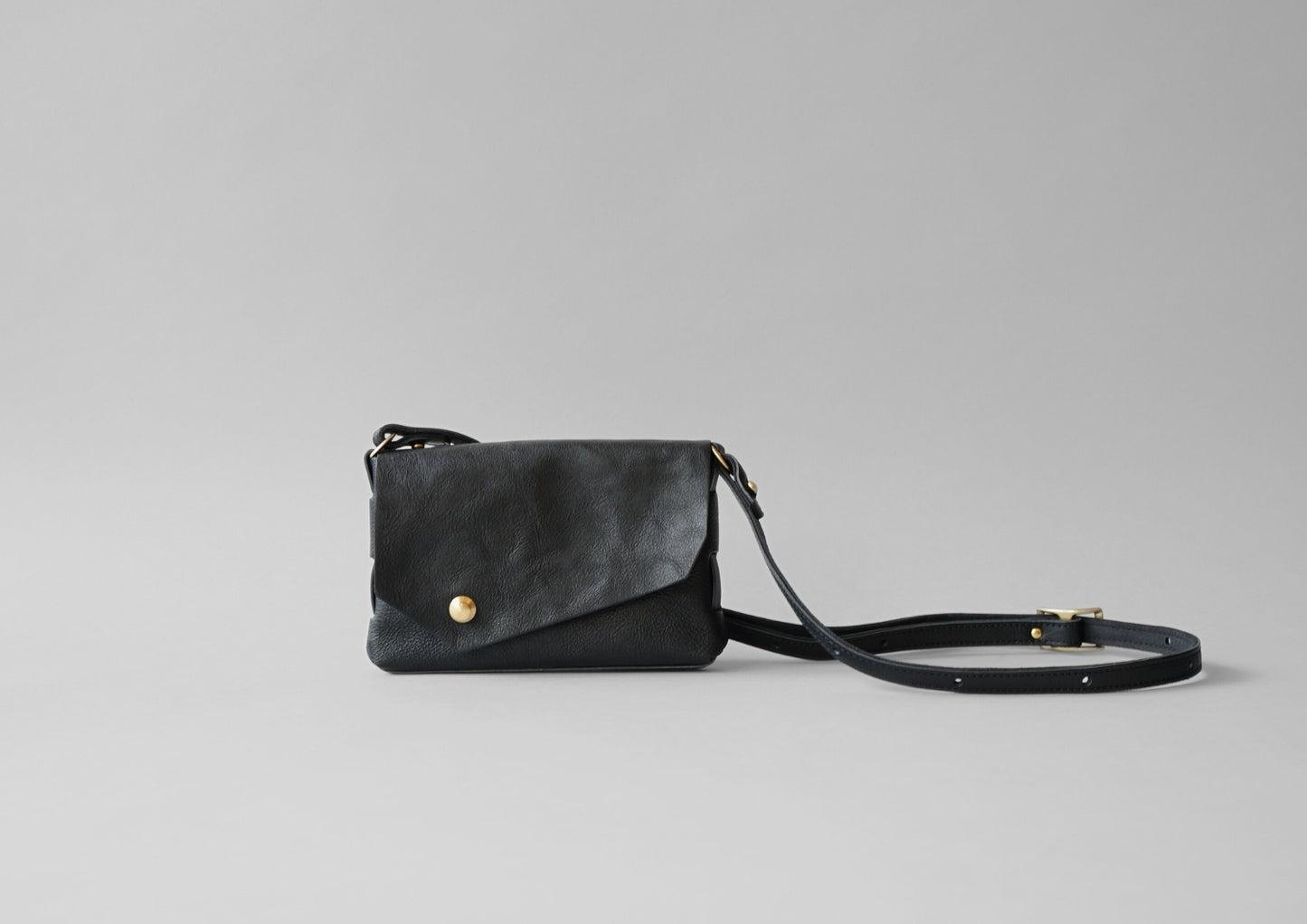 シボ黒：iris(ポシェット)