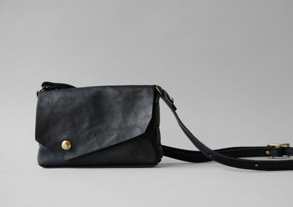 シボ黒：iris(ポシェット)