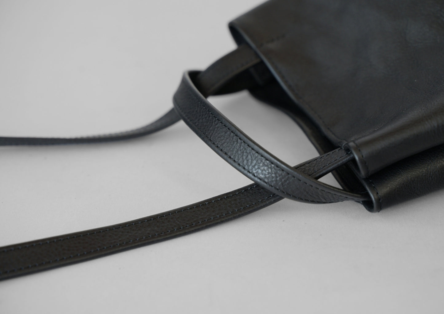 シボ黒：sail mini